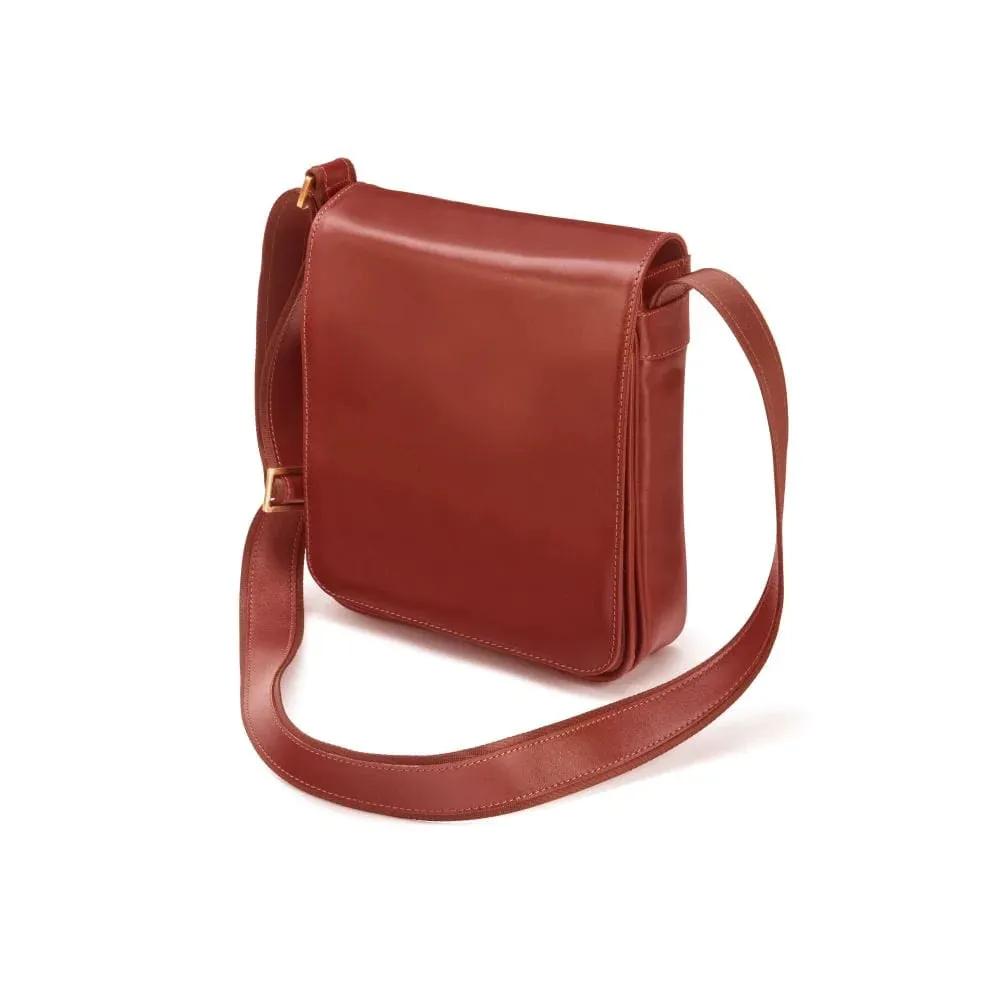 A4 Portrait Medium Leather Messenger Bag - Light Tan
