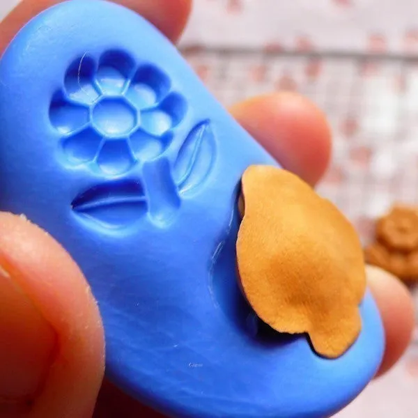Baby Stroller Baby Carriage Baby Trolley Pram Flexible Silicone Mold 20mm Kawaii Baby Shower Mini Cupcake Topper Fimo Fondant Gumpaste MD546