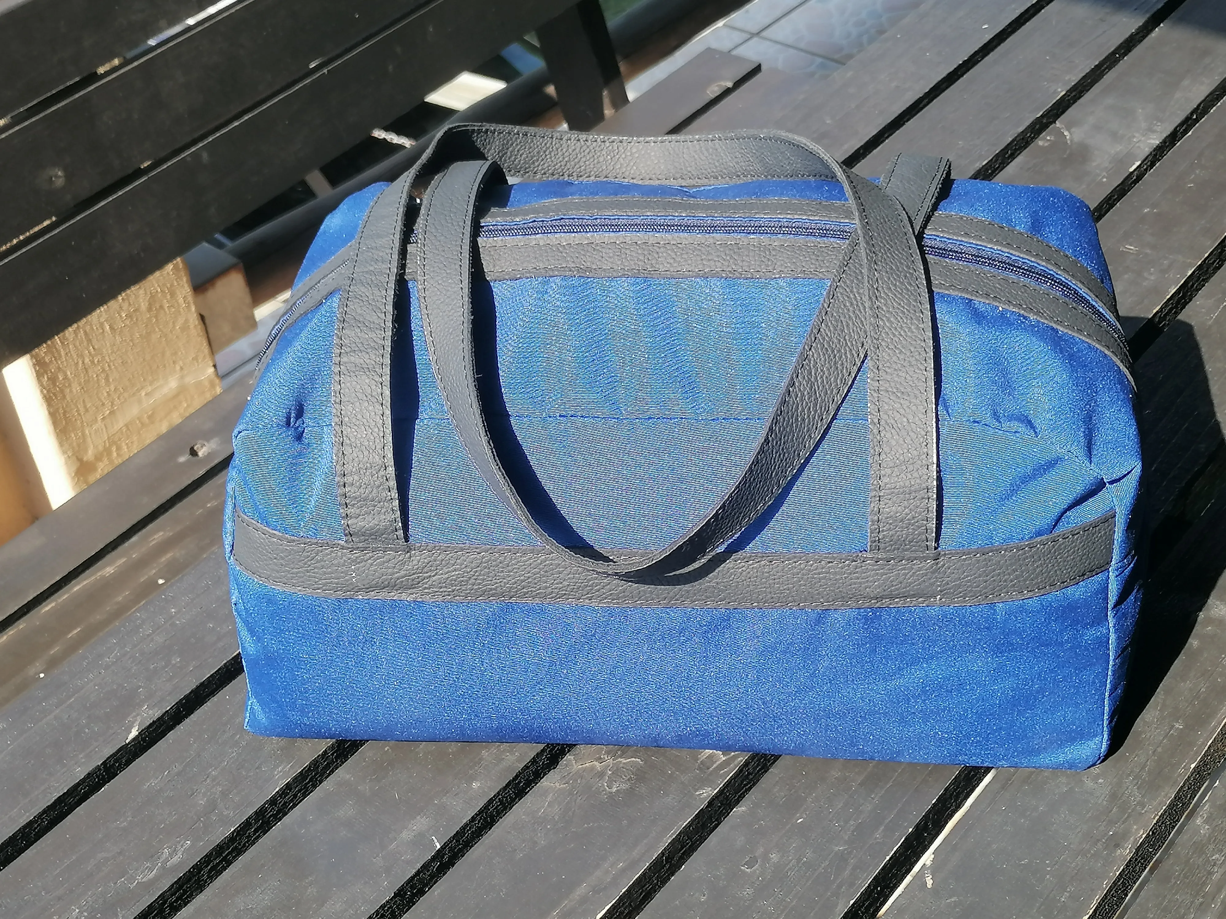 Overnight bag - blue with black trim (40x22x20cm)