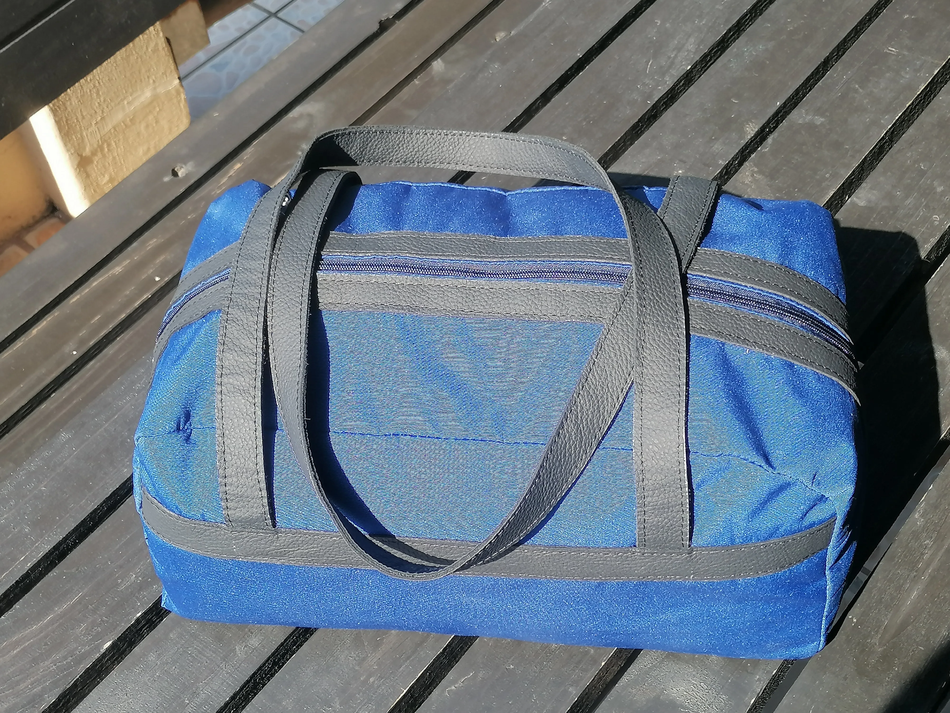 Overnight bag - blue with black trim (40x22x20cm)