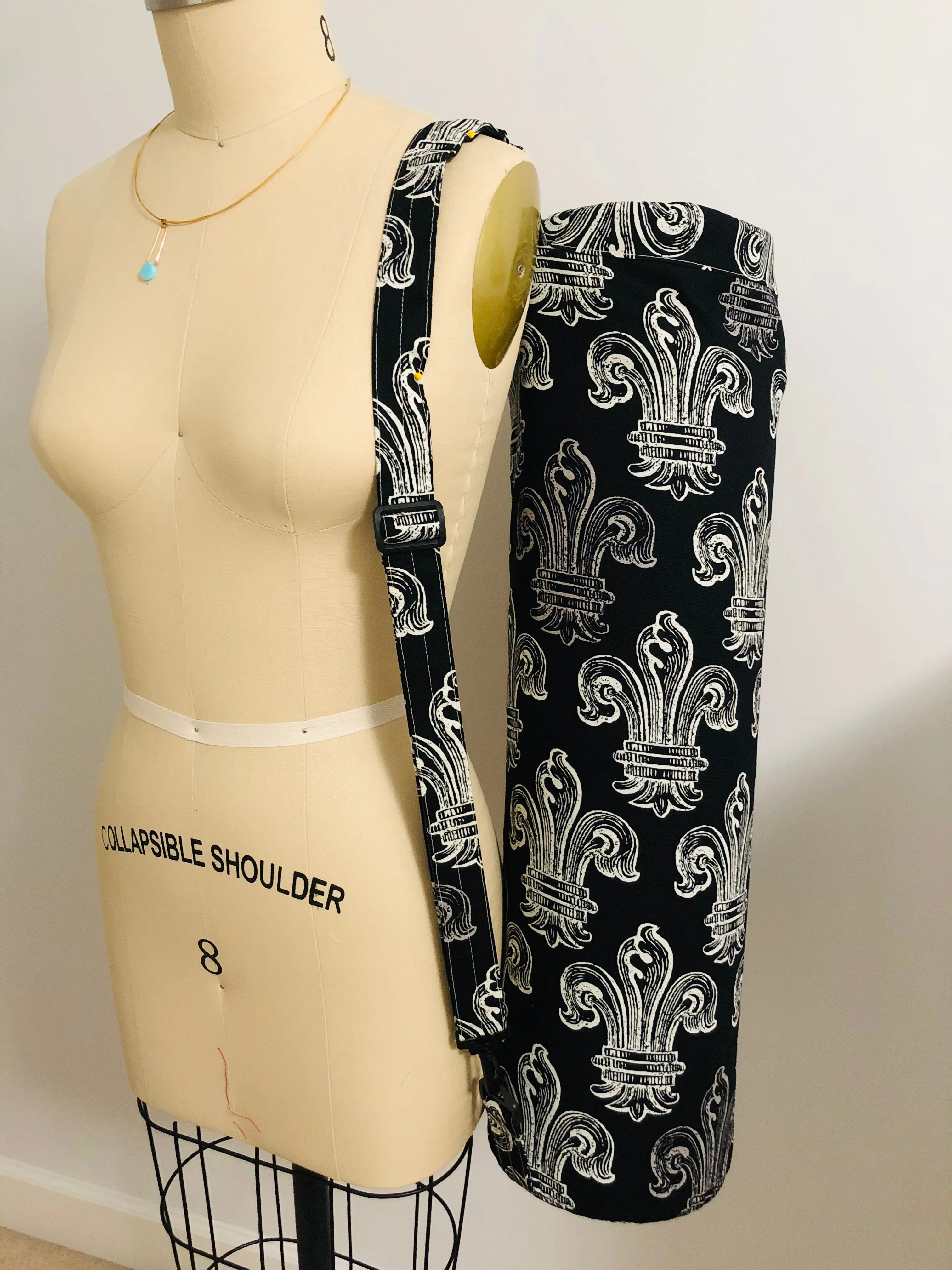 Yoga Bag with zipper and cargo pocket - black