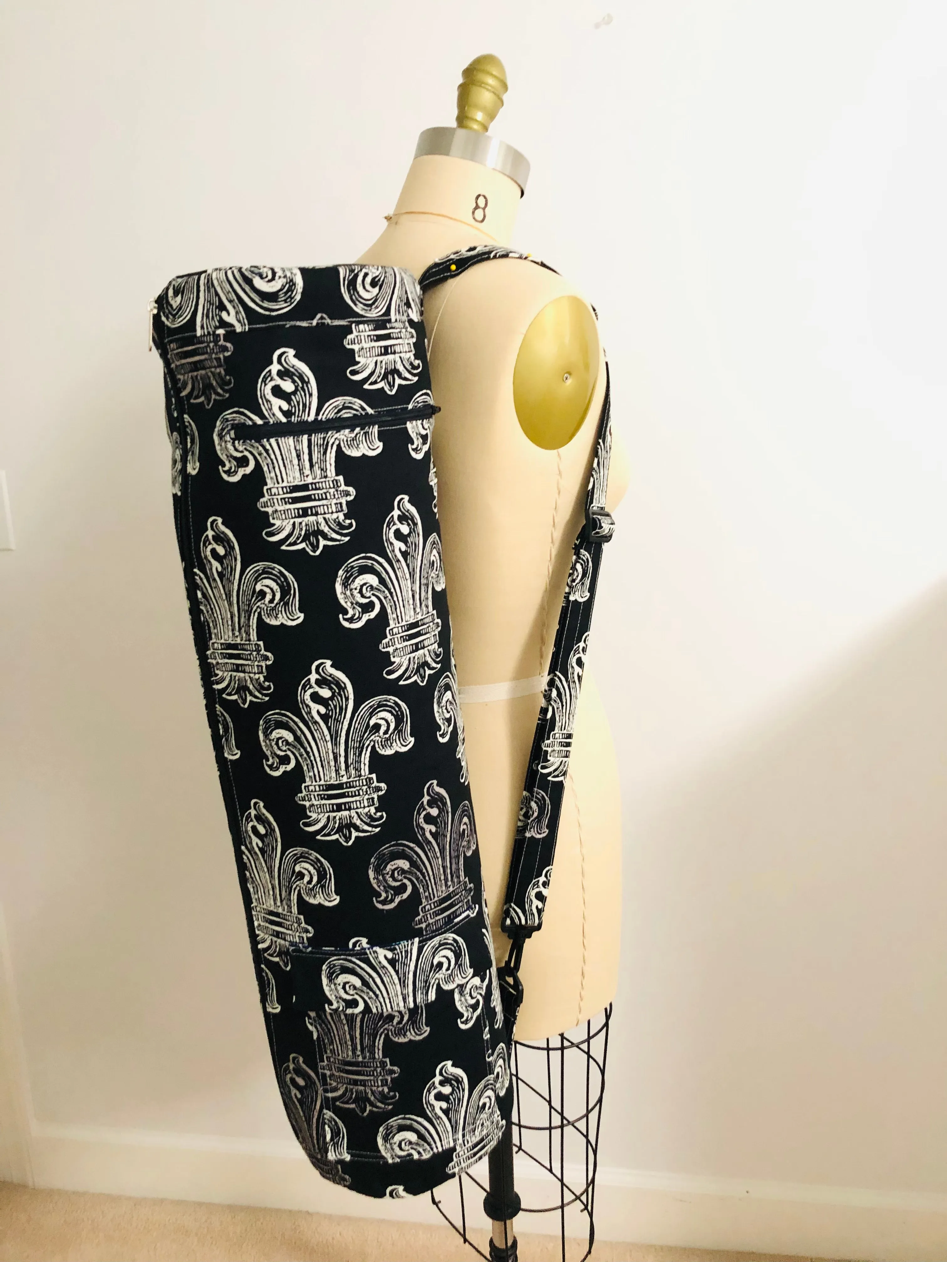 Yoga Bag with zipper and cargo pocket - black